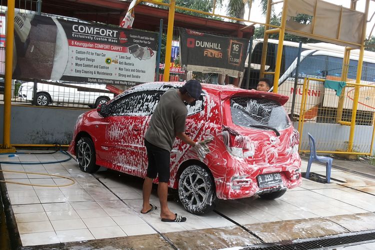 3 Mekanik SMK Cilacap Juara LKS Otomotif: Rahasia Skill yang Bikin Bengkel Lokal Kewalahan